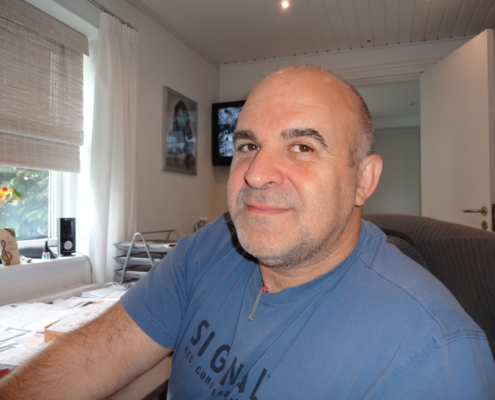 Slibning af gulve ved nymonteret sokkel, kontakt gulvmand - Slibning af gulve ved nyt køkken og sokler