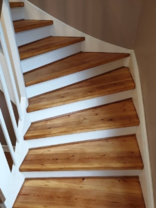 Gulvafslibning i Mikkelborg og København - Billede før afslibning af trapper