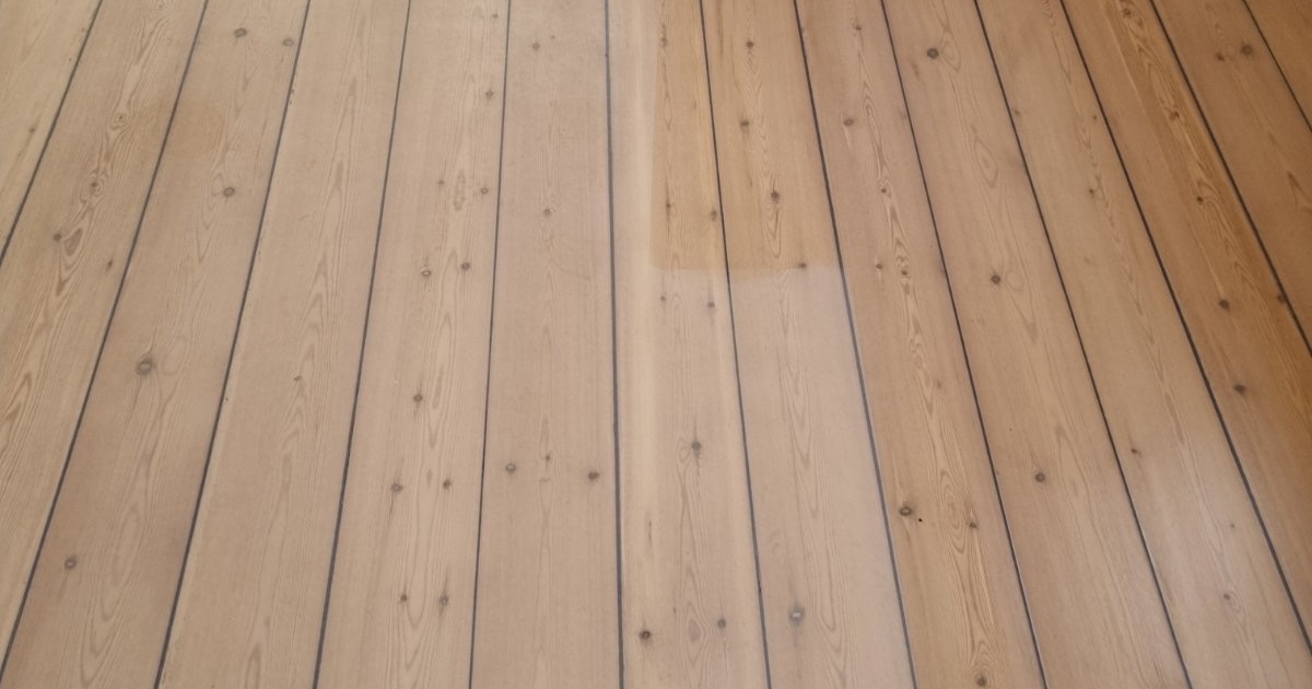 Hvorfor solens stråler påvirker trægulve