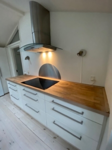 støvvæg vigtig ved afslibning af køkkenbord